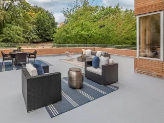 Photo #5: 22151427 Listing