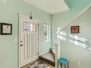 Photo #4: 22152215 Listing