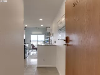 Photo #4: 22152228 Listing 