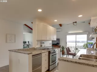 Photo #5: 22152228 Listing 