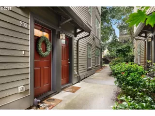 Photo #1: 22152893 Listing