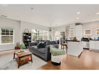 Photo #3: 22152893 Listing