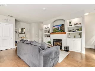 Photo #6: 22152893 Listing