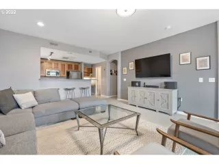 Photo #3: 22152926 Listing