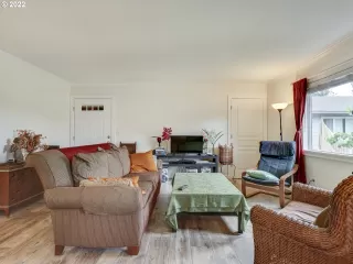 Photo #2: 22153141 Listing