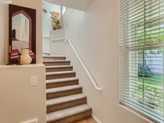 Photo #5: 22153369 Listing