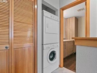 Photo #6: 22153712 Listing