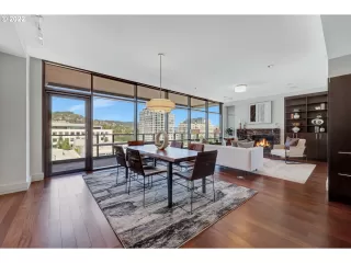 Photo #5: 22153841 Listing