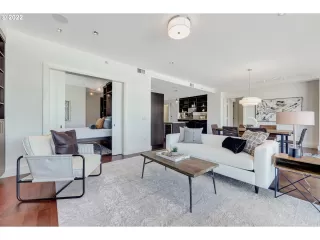 Photo #6: 22153841 Listing