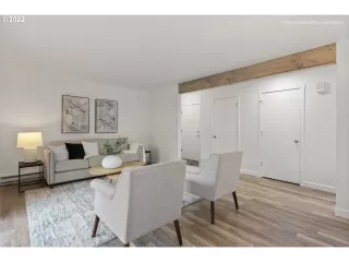 Photo #5: 22154360 Listing