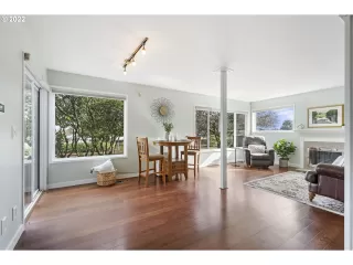 Photo #3: 22154856 Listing