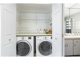 Photo #6: 22154856 Listing