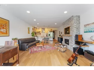 Photo #3: 22154905 Listing