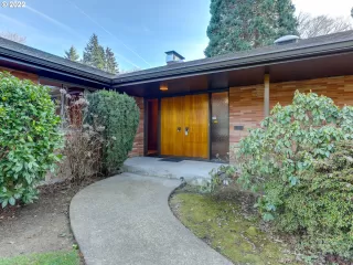 Photo #2: 22155210 Listing