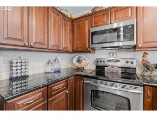 Photo #5: 22155268 Listing