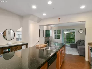 Photo #4: 22155543 Listing 