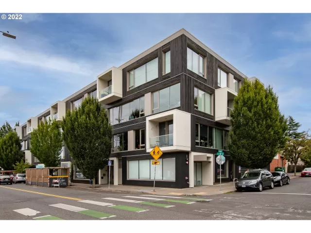 MLS: 22156187 Condo For Sale