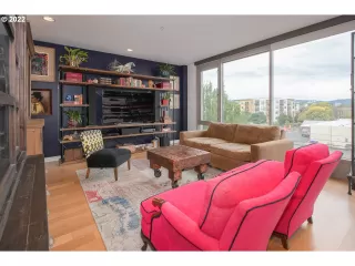 Photo #5: 22156187 Listing