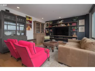 Photo #6: 22156187 Listing