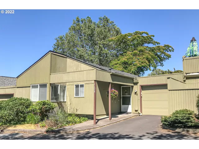 MLS: 22156816 Condo For Sale