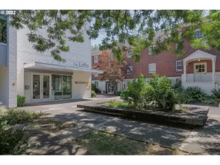 Photo #2: 22156846 Listing