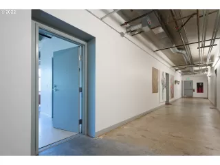 Photo #5: 22156846 Listing