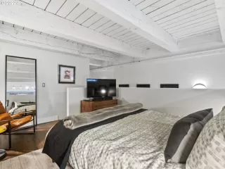 Photo #5: 22158657 Listing