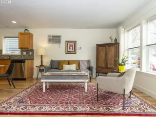 Photo #5: 22158858 Listing