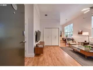 Photo #1: 22159352 Listing