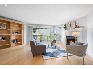 Photo #3: 22159734 Listing