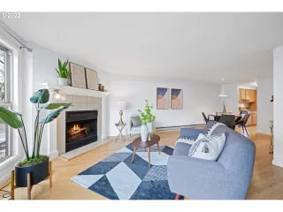 Photo #5: 22159734 Listing