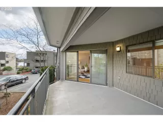 Photo #6: 22159734 Listing