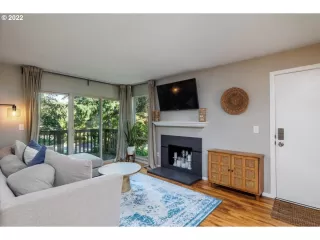 Photo #6: 22159850 Listing