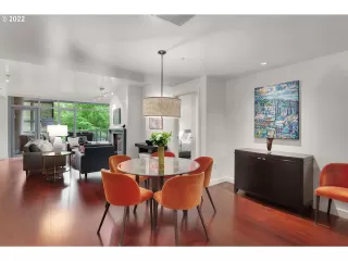 Photo #5: 22159858 Listing