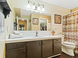 Photo #4: 22160522 Listing