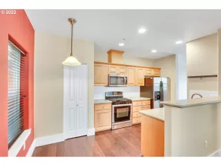 Photo #6: 22160526 Listing 