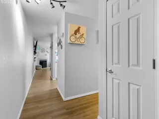 Photo #6: 22160739 Listing 