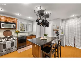 Photo #5: 22161167 Listing