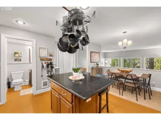 Photo #6: 22161167 Listing