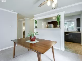 Photo #4: 22161425 Listing