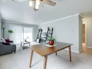 Photo #5: 22161425 Listing