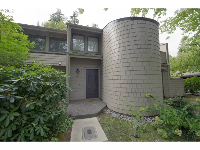 MLS: 22163332 Condo For Sale