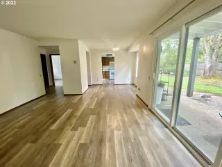 Photo #5: 22164488 Listing