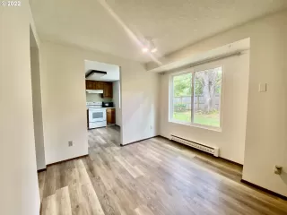 Photo #6: 22164488 Listing