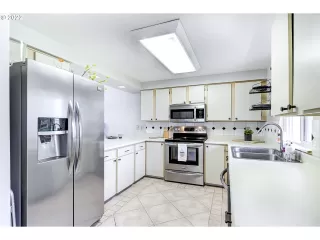 Photo #5: 22164632 Listing 