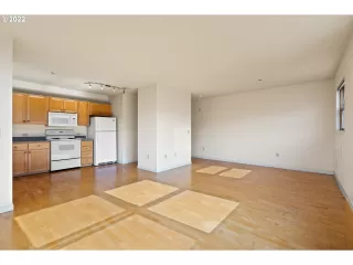 Photo #3: 22165428 Listing