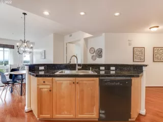 Photo #4: 22165561 Listing 