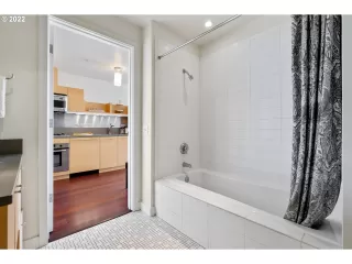 Photo #2: 22166106 Listing