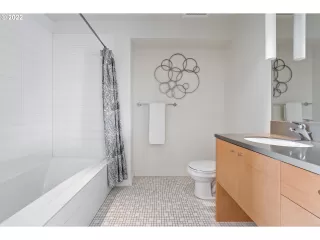 Photo #3: 22166106 Listing