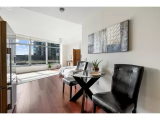 Photo #4: 22166106 Listing